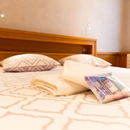 Appartement Annecy Centre Historique Parking Inclus المظهر الخارجي الصورة